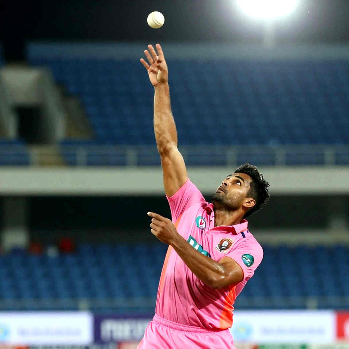 চার-পর্যায় গ্রিডে টি-টোয়েন্টি বিশ্বকাপ ২০২৬: স্কোরবোর্ড স্বীকার করার আগেই ম্যাচ যেখানে বেঁকে যায়
