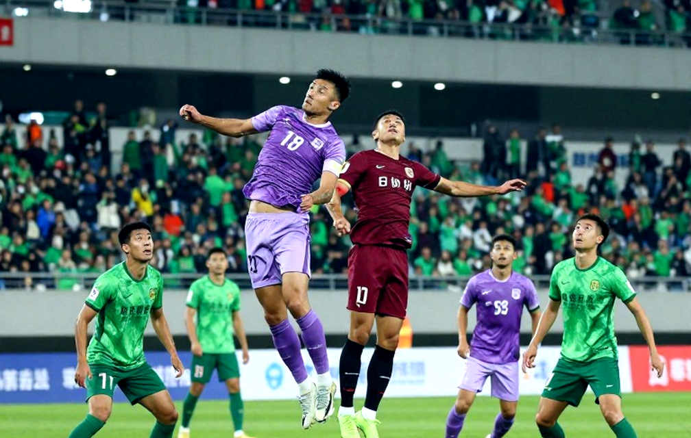 The Stadium of Empty Cells: Football, Insufficient Information and the Moral Language of Absence The Stadium of Empty Cells: Football, Insufficient Information and the Moral Language of Absence