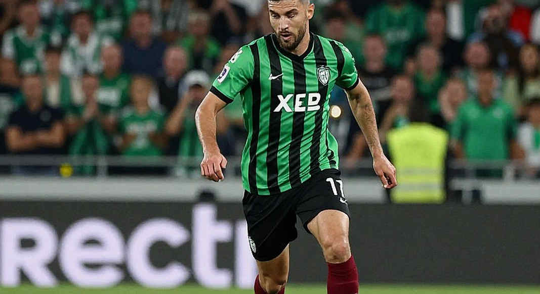 Zion Suzuki: A Goalkeeper's Build-up Risk, Media Hype and the Real Monastery Ledger of Data Zion Suzuki: A Goalkeeper's Build-up Risk, Media Hype and the Real Monastery Ledger of Data