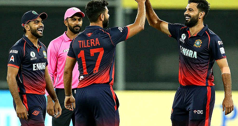সূর্যবংশী বিতর্ক: পোলের ভেতরে যে প্রশ্নটা কেউ জিজ্ঞেস করছে না